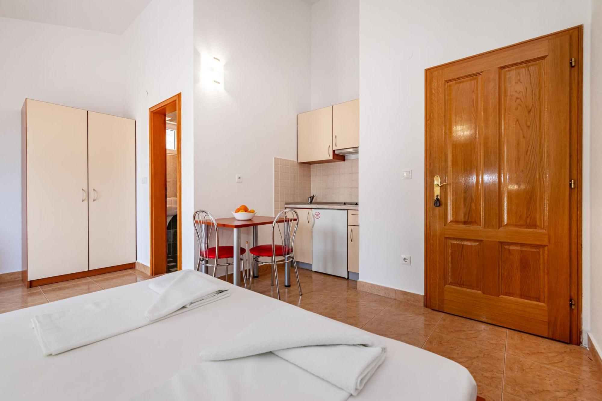 Apartments Prkacin 2 Starigrad Paklenica Exterior foto
